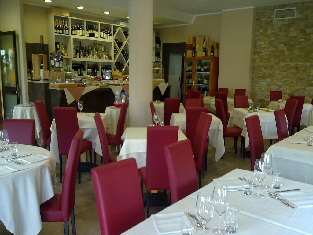 Hotel Des Alpes Rosta الغرفة الصورة