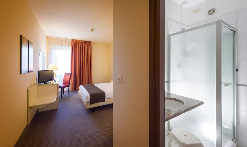 Hotel Des Alpes Rosta المظهر الخارجي الصورة