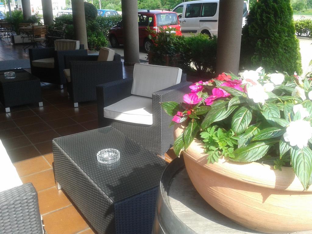 Hotel Des Alpes Rosta المظهر الخارجي الصورة